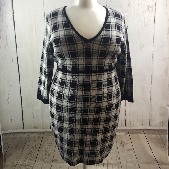 torrid Dresses & Skirts - Torrid Black and White Plaid Sweater Dress.